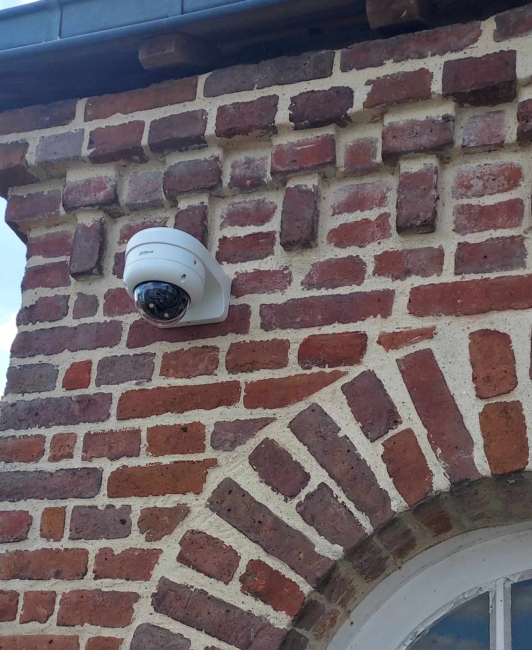Camera intelligente artificielle sur mur