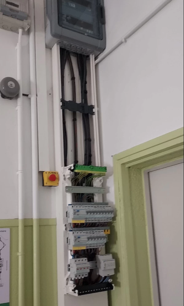Installation électrique panneau photovoltaïque Petit-Couron